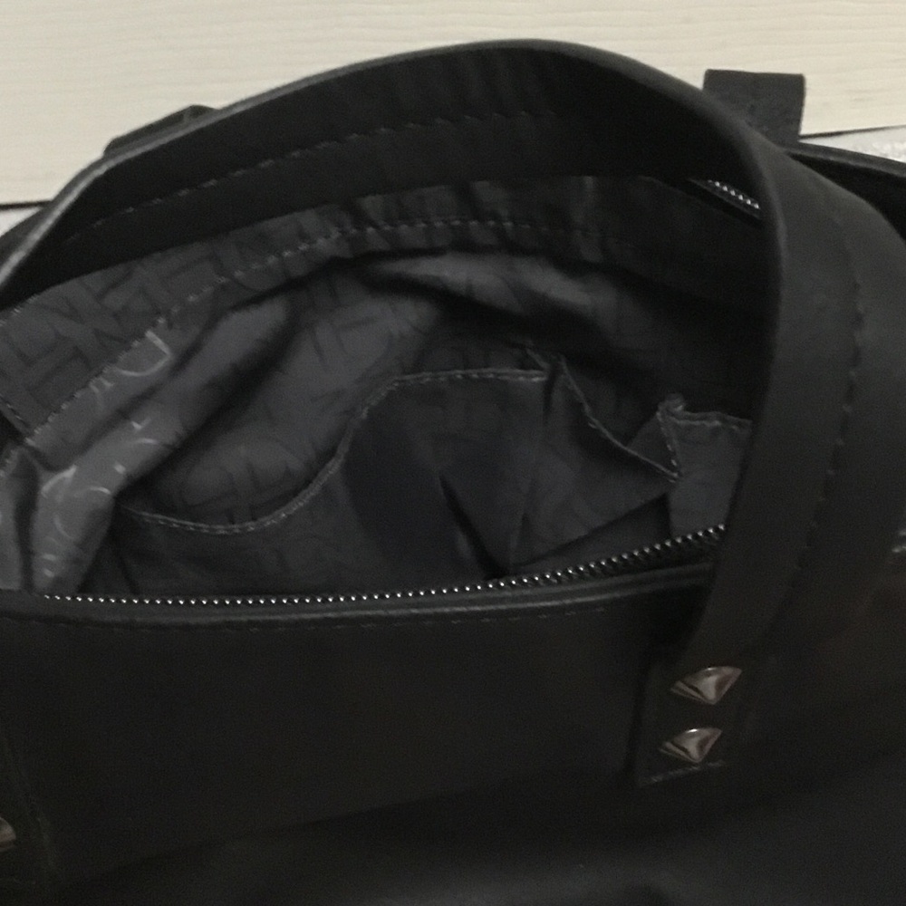 Danielle Nicole Cruella De Ville Embroidered Black Shoulder Bag NWOT - Picture 8 of 10